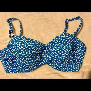 Size 34 D bathing suit top!! great quality!